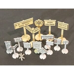 Vintage Ho Scale (16) Plastic Model Railroad Signs Mixed Lot Model Train Set
